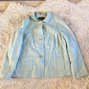 Talbots ice blue wool/nylon blazer. Size 8. Chest 40”. Length 23.5”. So soft!